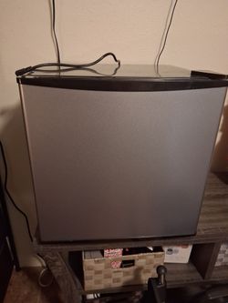 Mini fridge