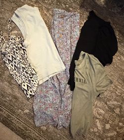 Women’s clothing bundle