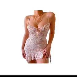 Ditsy Floral Mini Dress
Floral mini dress