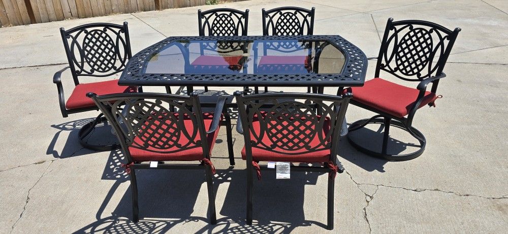 Hampton Bay Belcourt 7-piece table and chair set