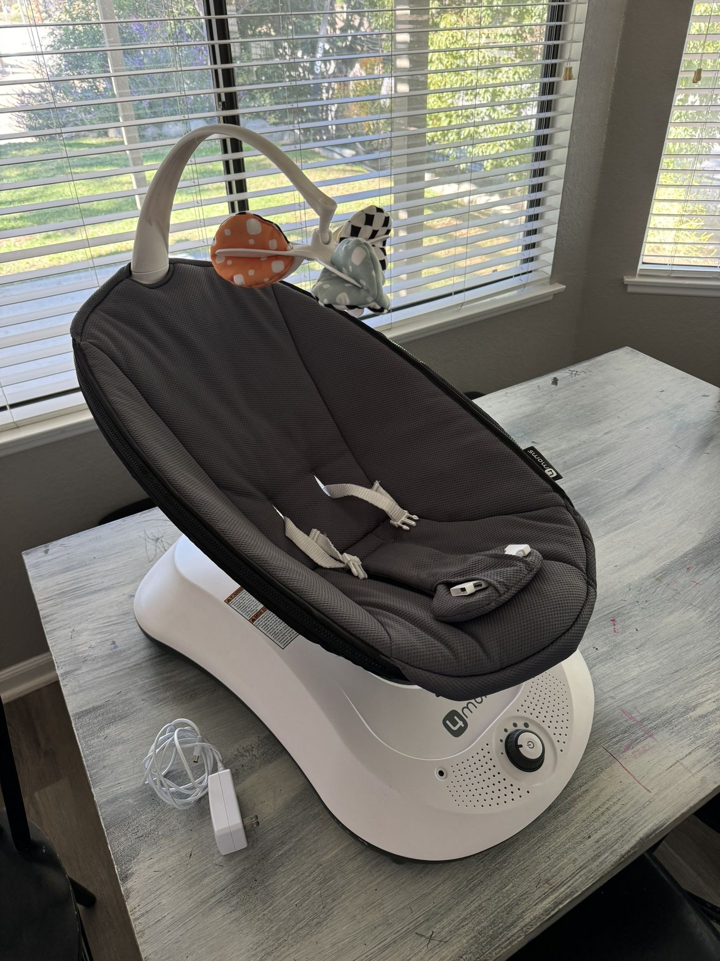 4 Moms Mamaroo Swing