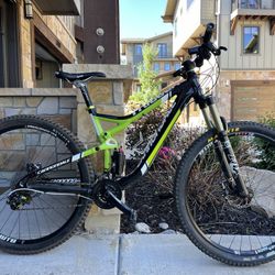 Cannondale Trigger Mountain Bike - Medium 