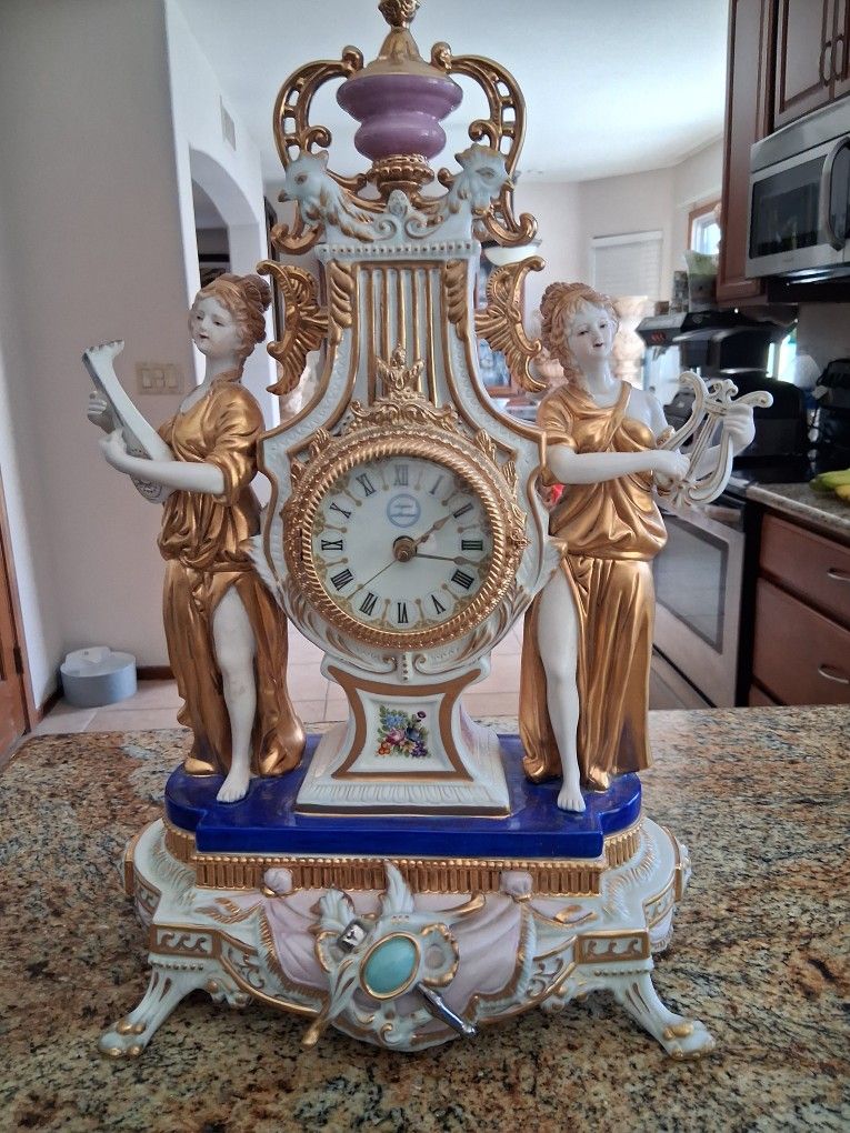 Vintage Elegant Capodimonte Porcelain Table Clock