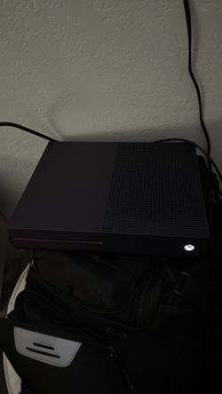 Limited Edition Xbox One S – Purple Fortnite Edition