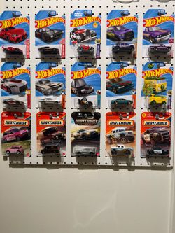 Hot Wheels & Matchbox Die-Cast Cars Lot of 15