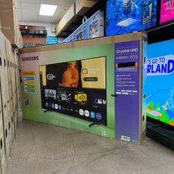 Samsung 85 inch 4K UHD Smart TV Crystal 8000 Series with Store Warranty and Financing Available