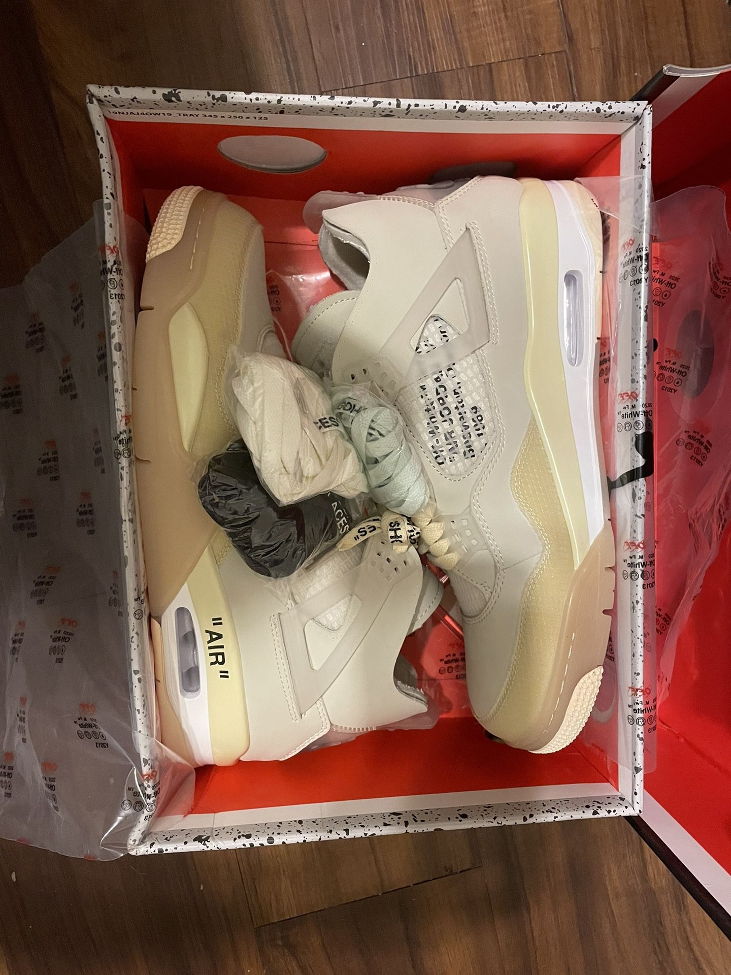 Tenis Jordan 4 Retro