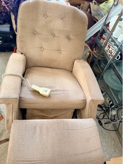 Full stand up chair with recliner