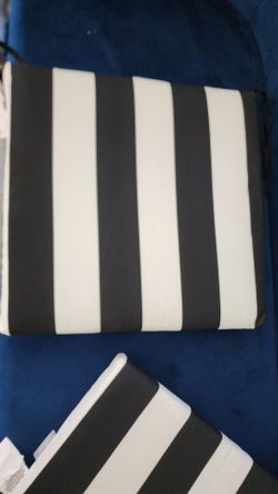Water proof black and white 20 /20 patio cushions