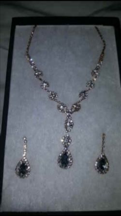 Wedding necklace and earrings.. Rose gold