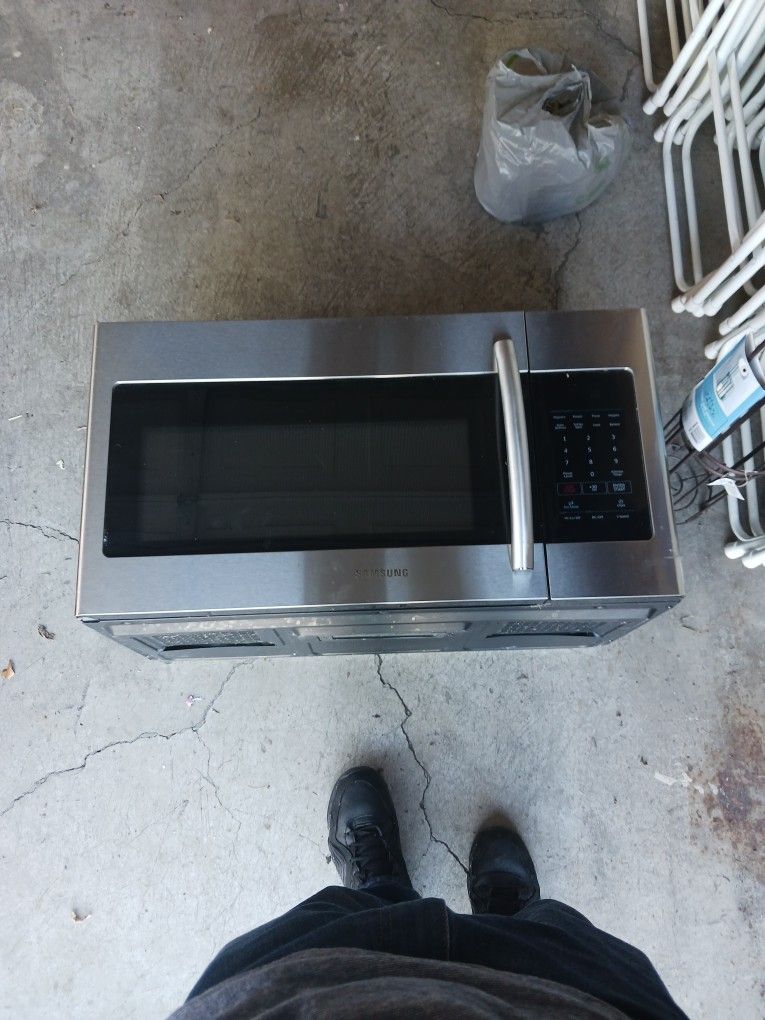 Microwave With Overstove Intake