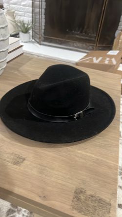 New black hat with tag