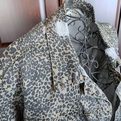 Leopard Jean Jacket - Distressed Details - Side Pockets