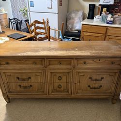 Dresser