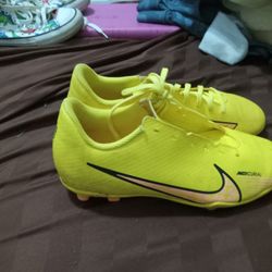 Cleats Size 6