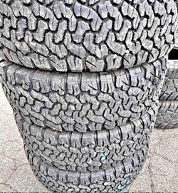 255/70/18 Bfgroodrich Selling a set of 4 tires in excellent condition 🫡