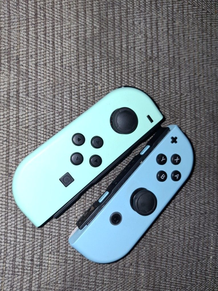 Nintendo Switch Joy-Con Set & Mariokart Game