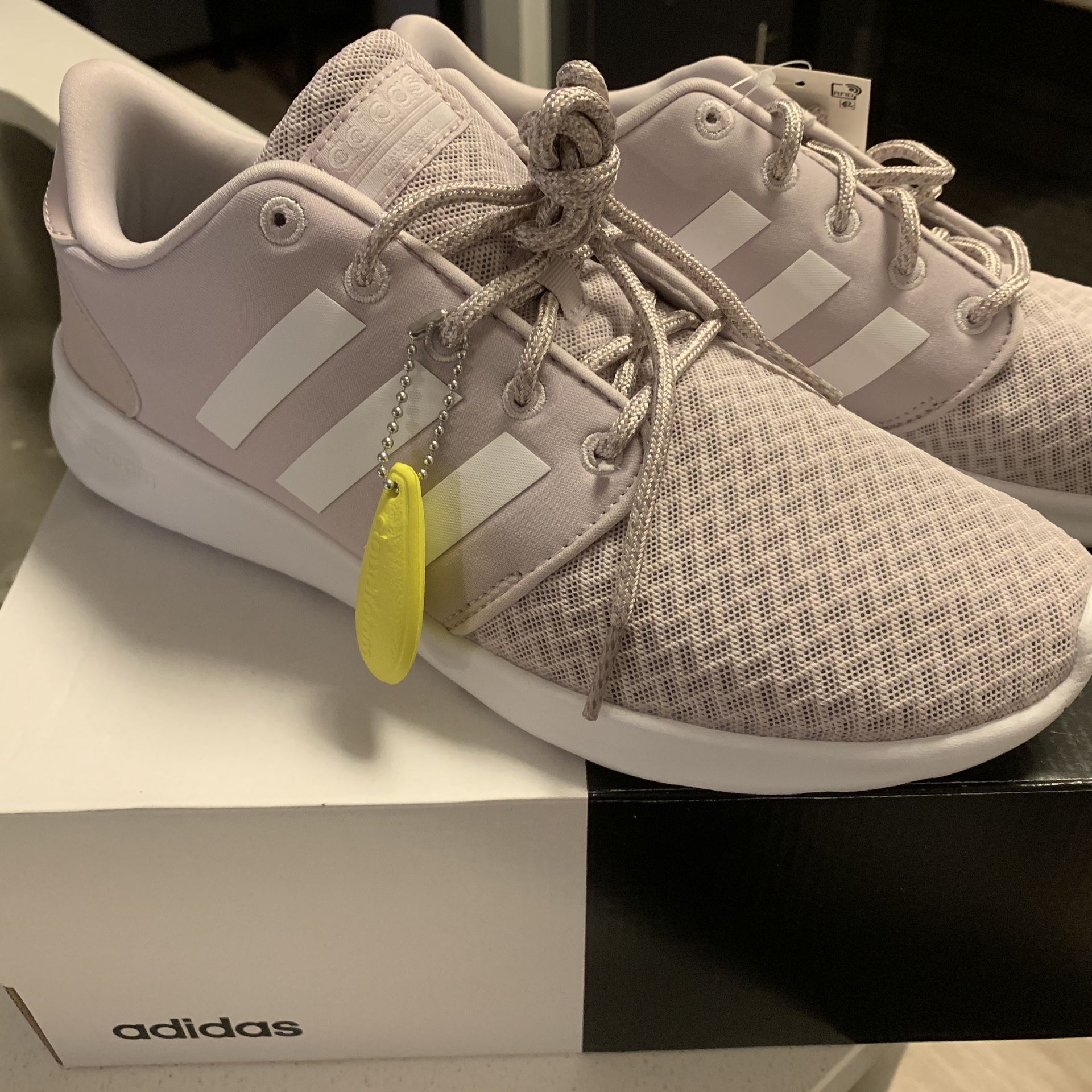 Adidas QT Racer Shoes 9.5 Women - BRAND NEW