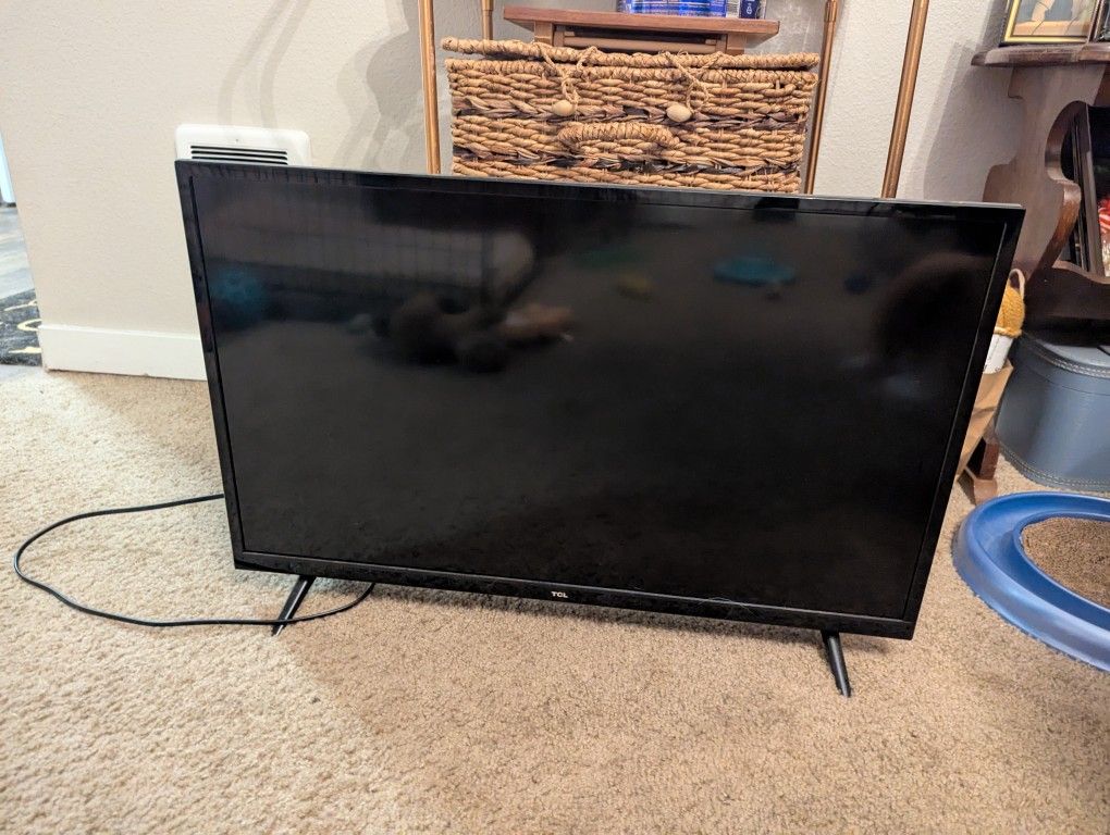 TCL 32" Smart TV