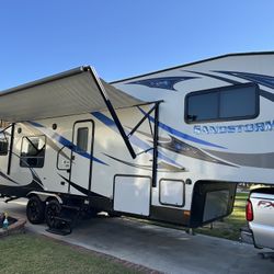 2017 Sandstorm Toy hauler 