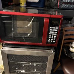 Microwave - Hamilton Bench