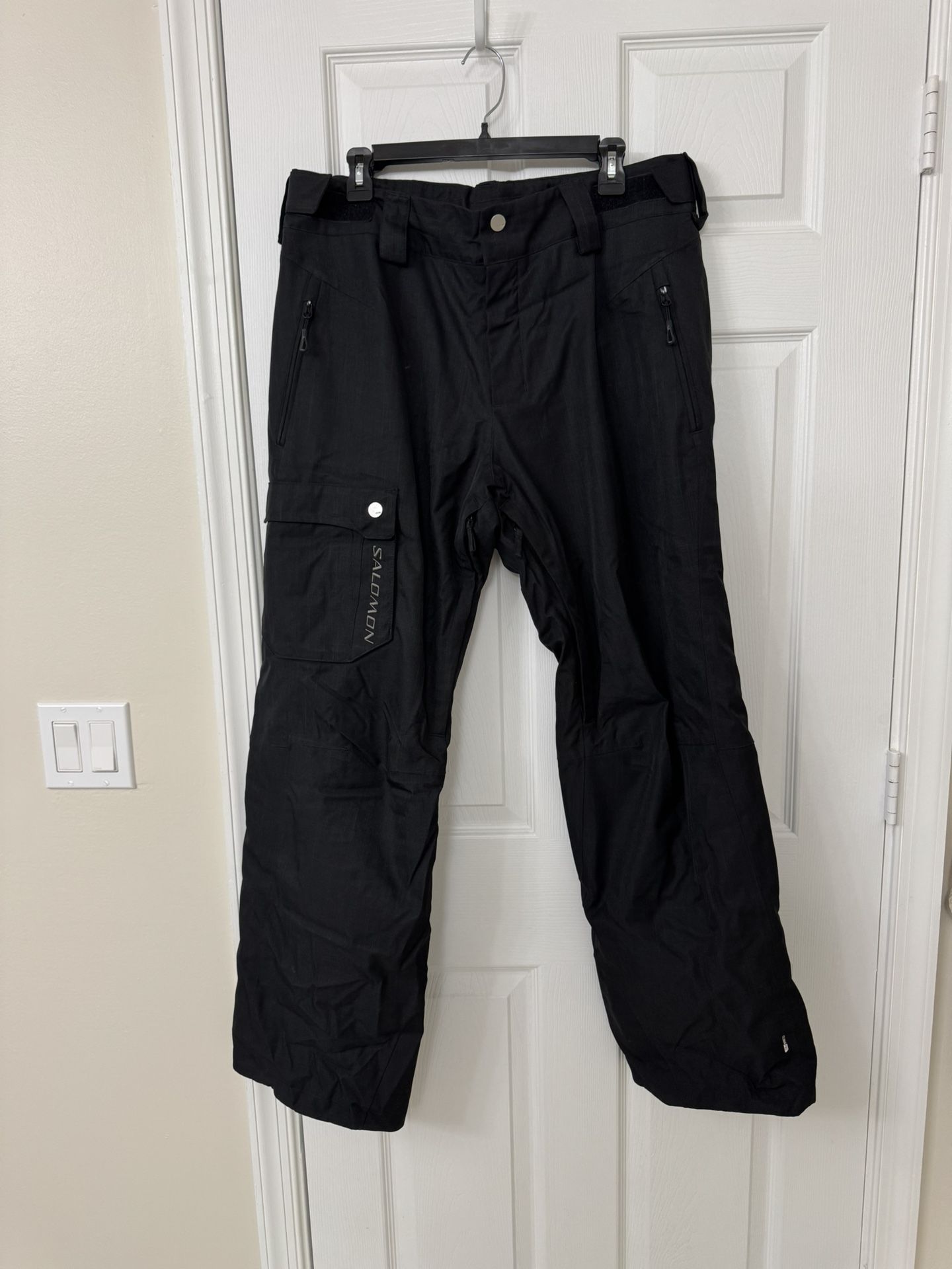 Men’s Size Large Salamon black ski/snowboard pants like new condition in Weston