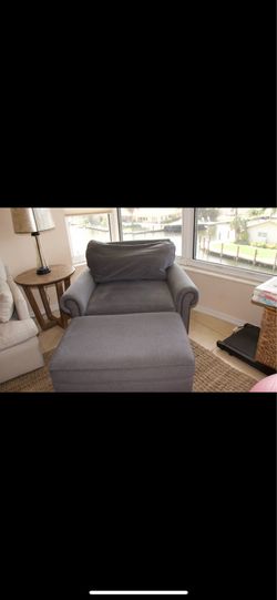 Free sectional couch and Chair!!
