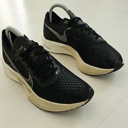 Nike ZoomX Vaporfly Next% 3 DV4130-002 Women's Size 7 Shoes Black Running

Size 7. From non smoking pet free home. Less than 20 miles. Will ship out s