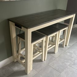 Table With 3 Stools