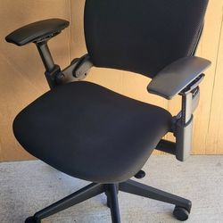 STEELCASE LEAP V2 PROFESSIONAL OFFICE DESK CHAIR