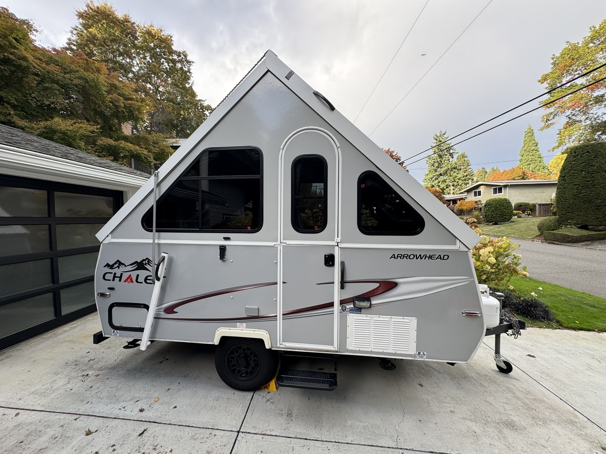 2018 Chalet RV Arrowhead trailer