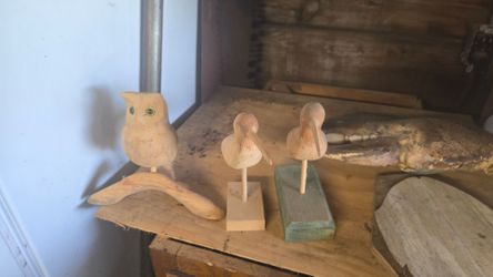 Vintage antique Hand carved owl and sand pipers