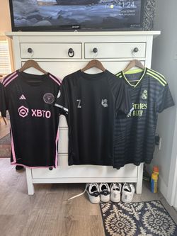 Football Jerseys And Baseball Hats For Sale