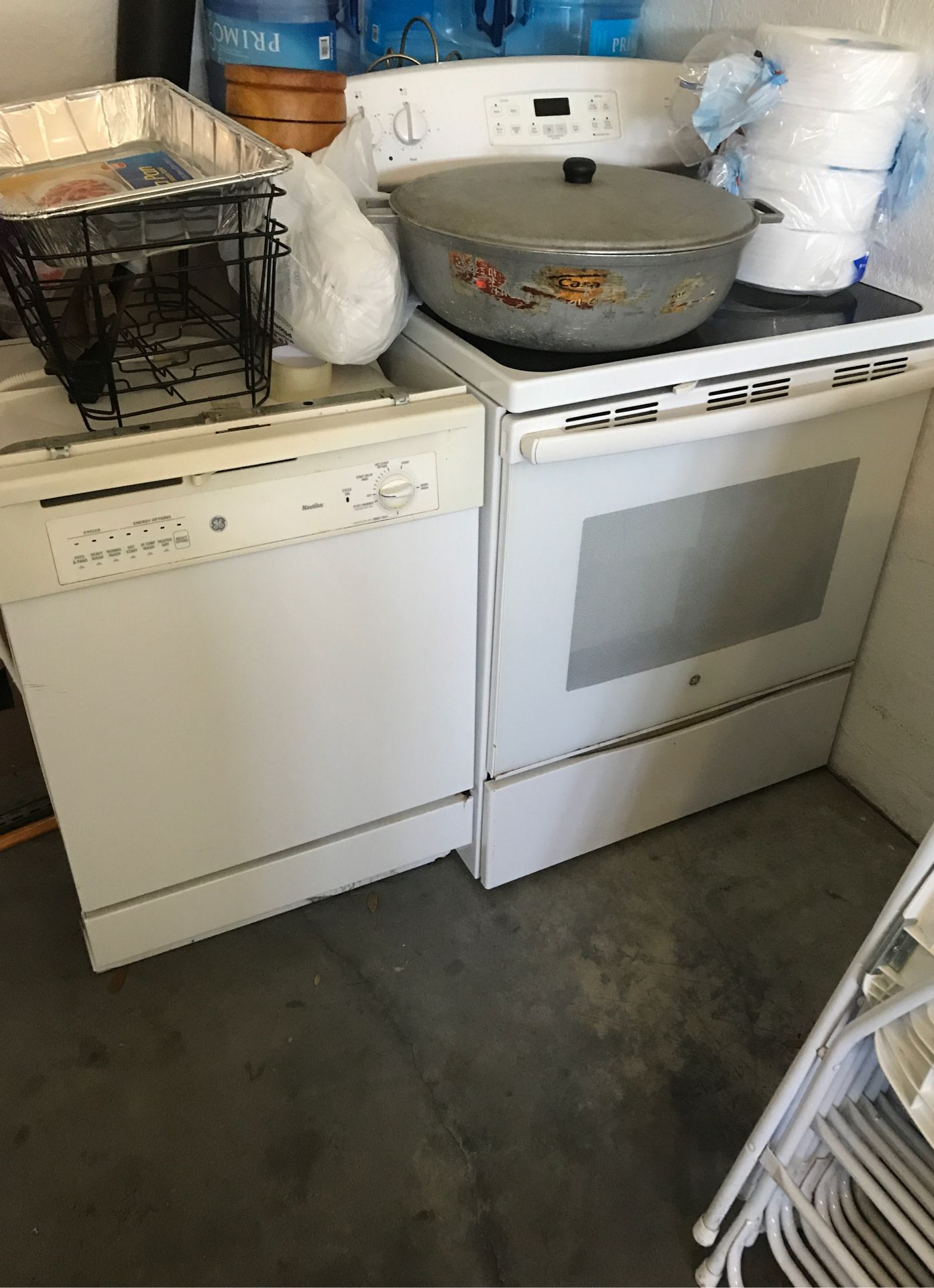 Stove, Dishwasher, and Microwave Combo