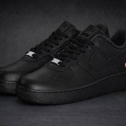 NIKE AIR FORCE BLACK SUPREME