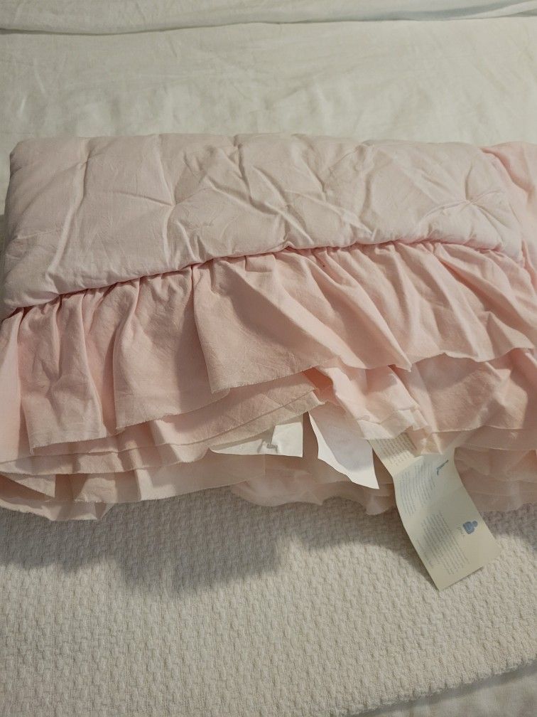 Pottery Barn kids Baby Girl Quilt And Crib Skirt