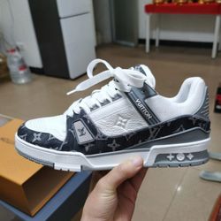 LV.Size 8.5 Brand new with tags