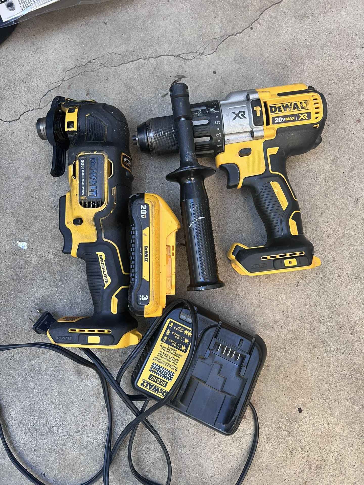 Dewalt Xr Hammer Drill/ Cordless Multitool Battery And Charger 