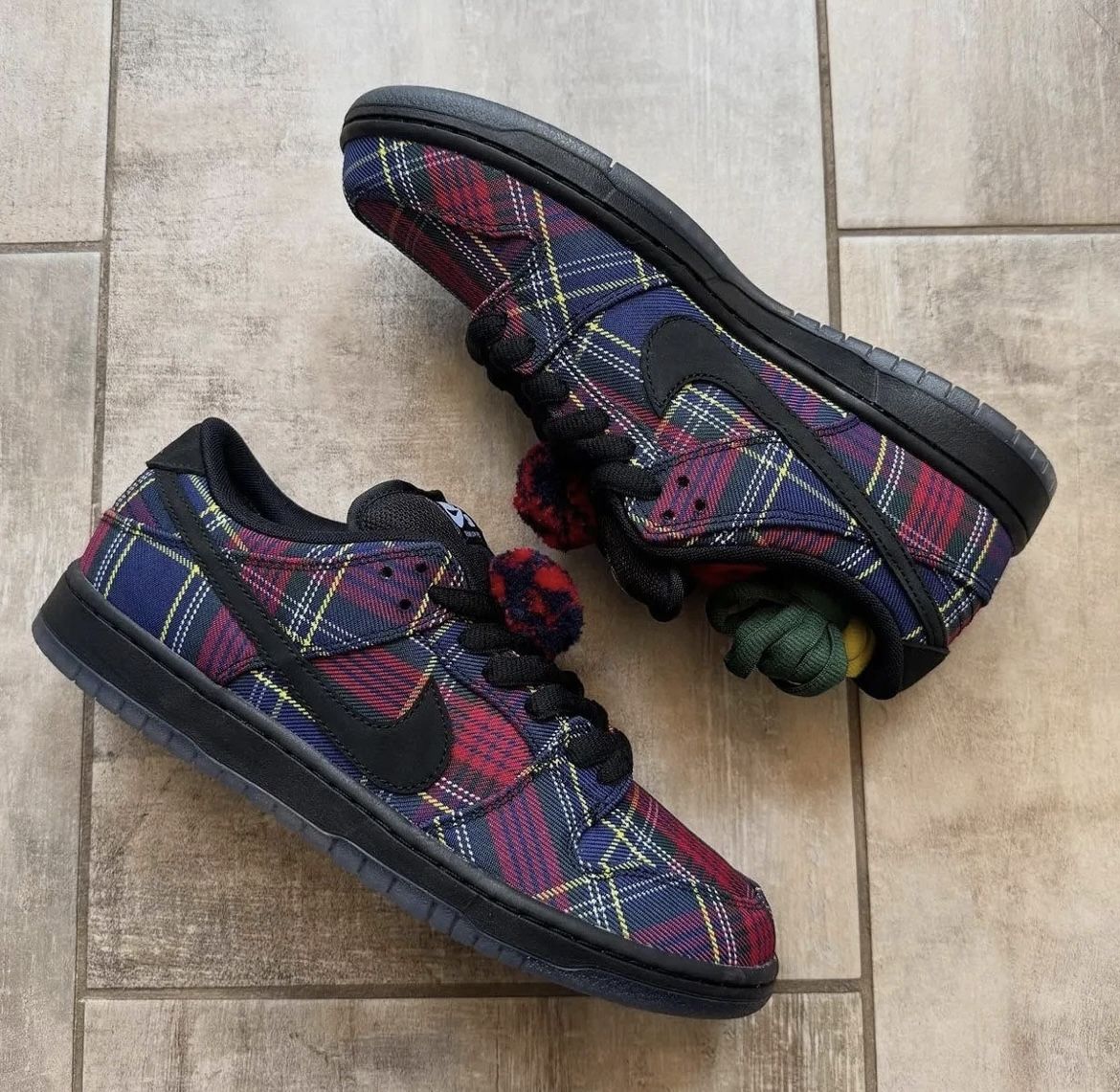 Nike SB Dunk Low Nardwuar (sz9.5) dead stock 100% Authentic 