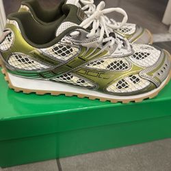 Bottega Veneta Sneakers Size 43