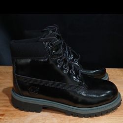 New YOUTHS  BLACK TIMBERLLAND BOOTS 