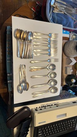 ONEIDA Community Tudor Plate 65 Pcs Flatware Vintage 