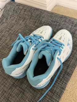 Yonex Badminton Shoes Women US 7.5/ European 24.5
