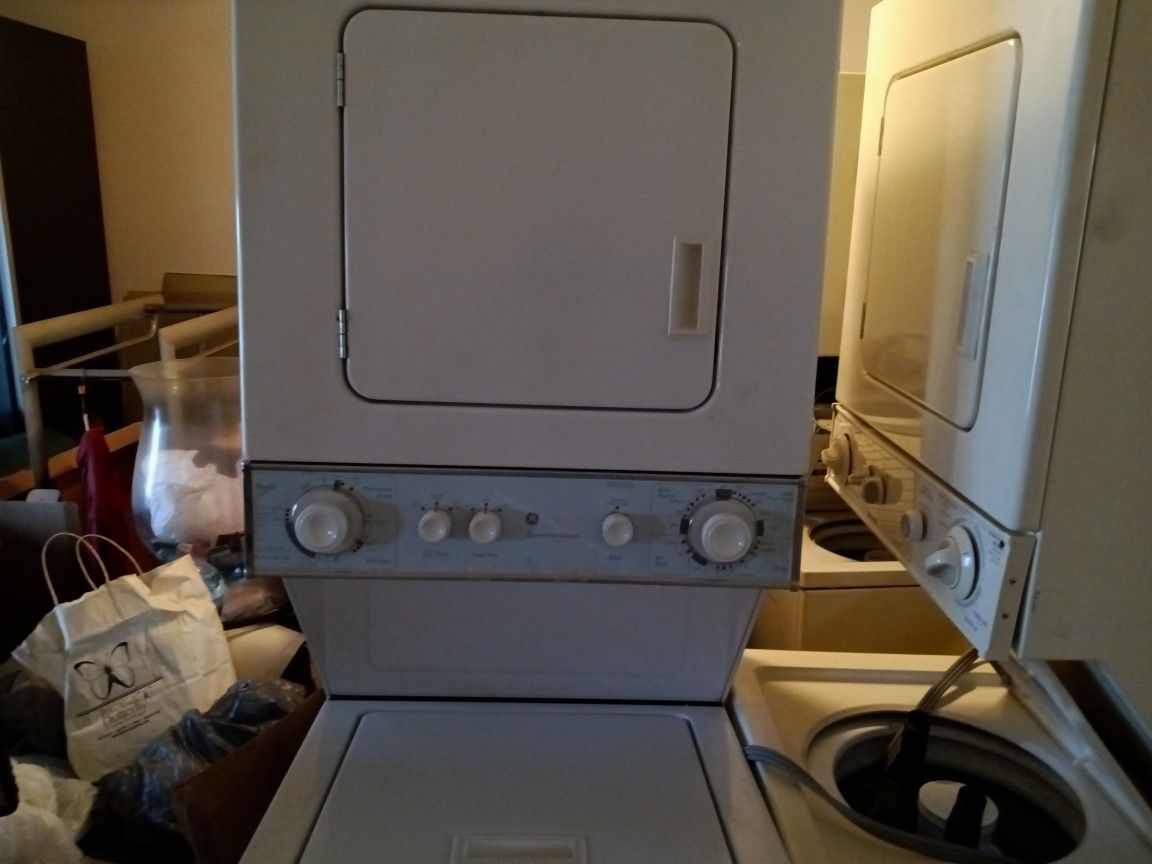 GE 24 Inch Stackable Washer Dryer White And Color Machine Is Hardly