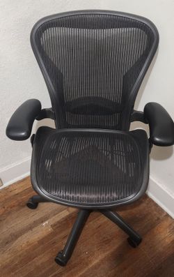Herman Miller Aeron Ergonomic Office Chair - Size B - Good Condition