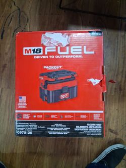 Milwaukee M18 FUEL 2.5 Gal Wet/Dry Vacuum