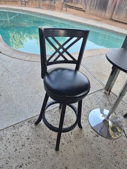 Black table 2 black chairs