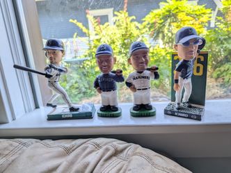 Lot of 4 Ichiro Bobbleheads