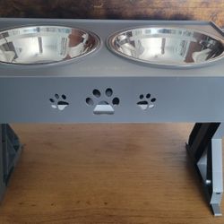 LIKE NEW PET TRAY