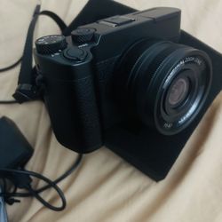 Digital Camera 